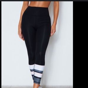 Sarah’s Day x WFA original collection 3/4 leggings